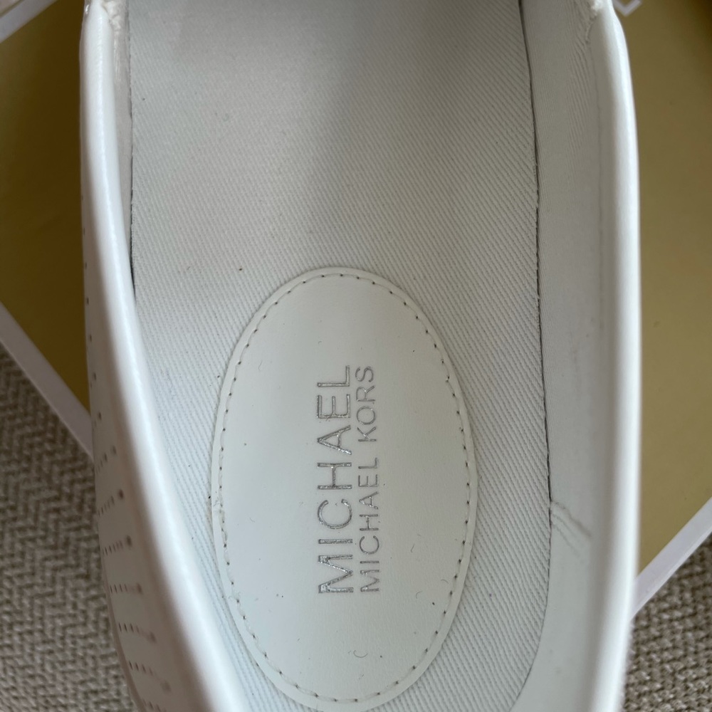 Michael Kors Teddy Slip On Lasered Nappa Pu Perf Optic White - Picture 4 of 7